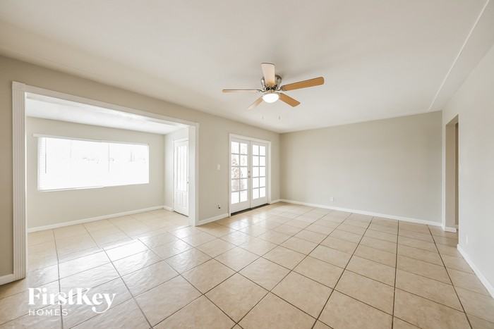 6911 E Edgemont Ave - Photo 3 of 15