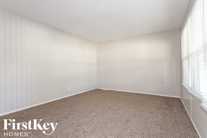 3144 Eagledale Dr - Photo 2 of 15