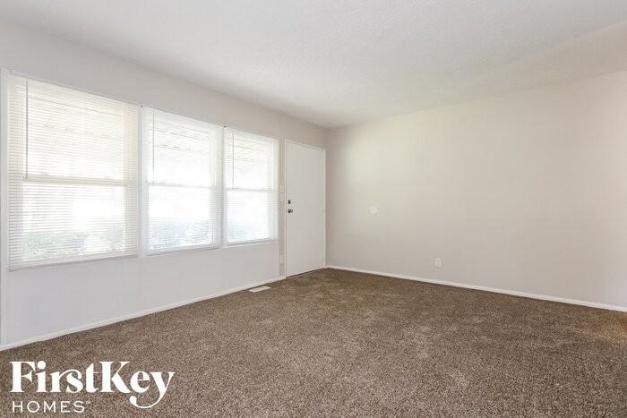 3144 Eagledale Dr - Photo 3 of 15