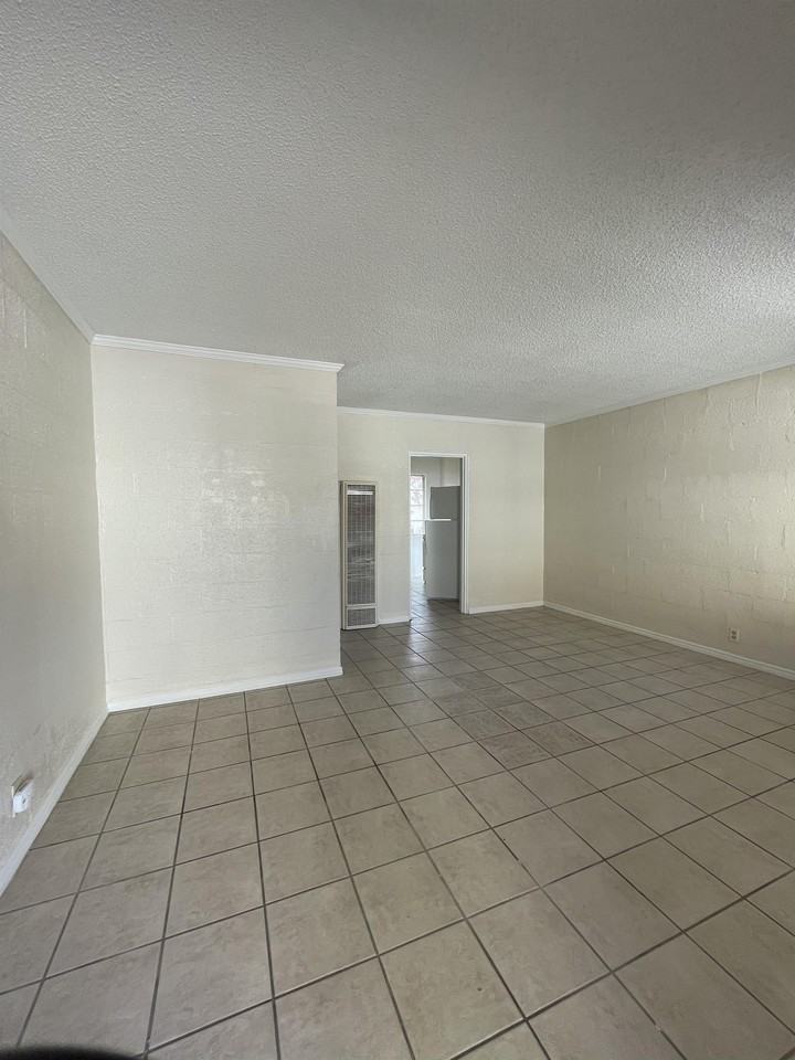 1316 Saint Johns Dr #1 - Photo 3 of 11