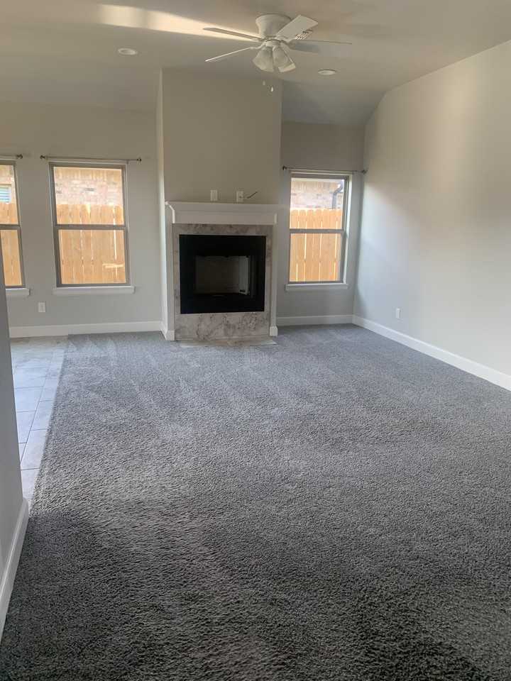 202 Nw Granite Ave #1 - Photo 3 of 20