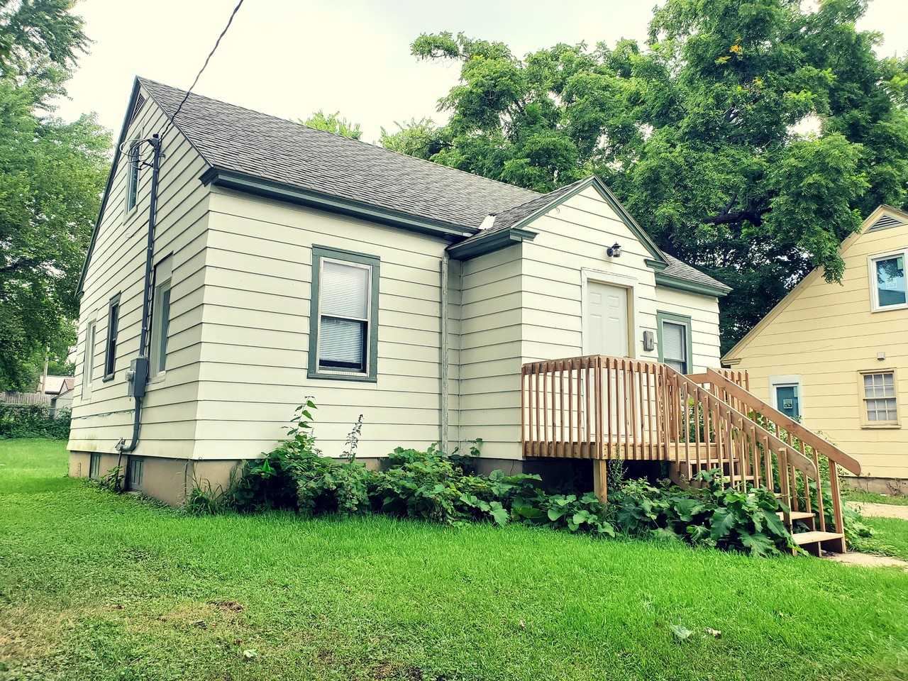 707 7th Street Northwest #1 - Photo 3 of 15