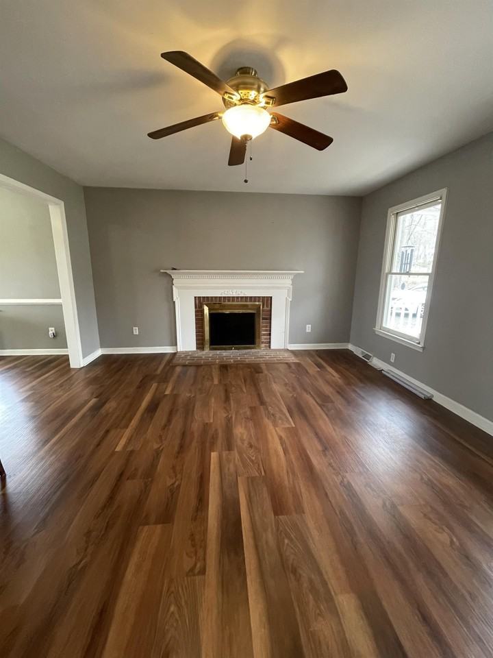 288 Oakridge Dr #1 - Photo 3 of 9