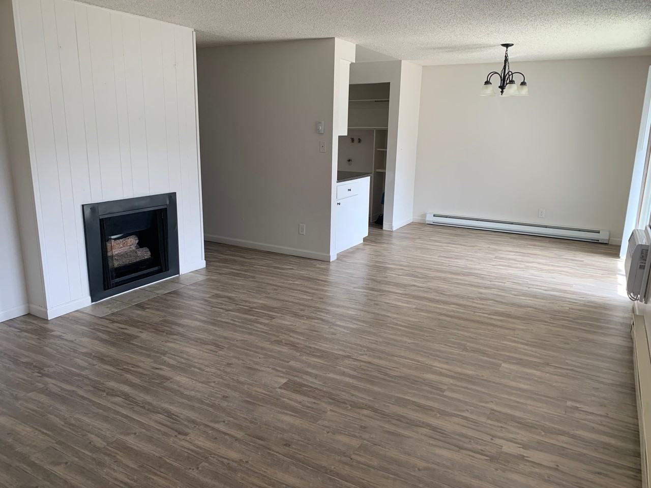 700 Crater Lake Ave - Photo 2 of 14