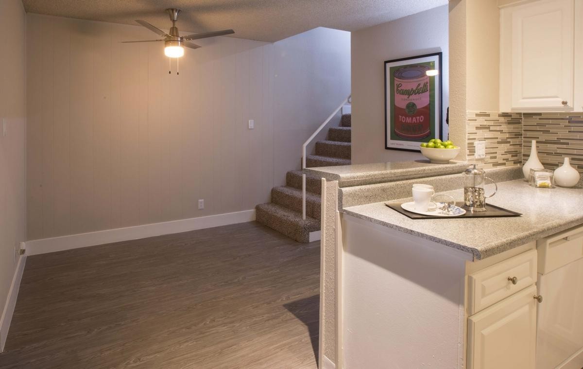 9155 Central Ave - Photo 2 of 6