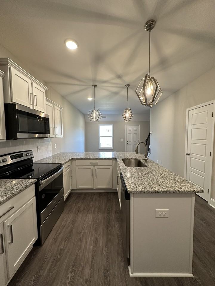 119 West Rossview Road - MBuilding 3 #M - Photo 4 of 15