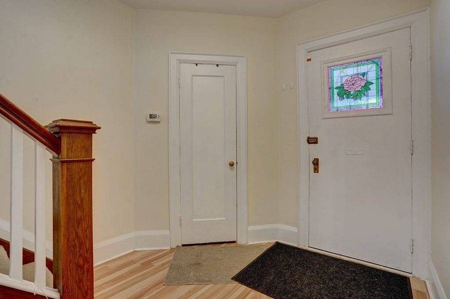558 Hillsdale Avenue East - Photo 3 of 23