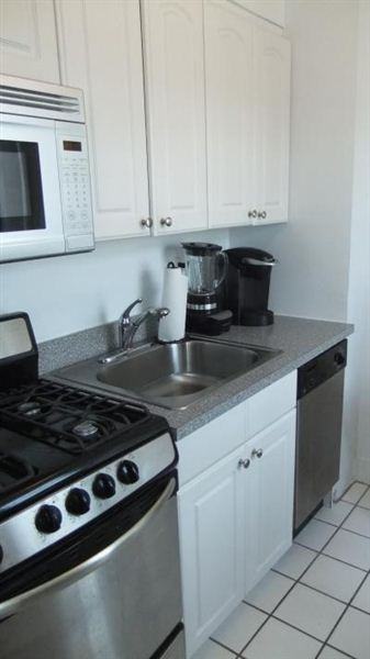 95 Christopher Street - Photo 2 of 6