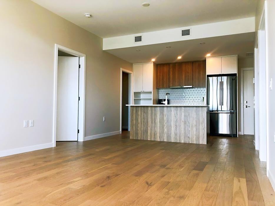 881 Short Street - Photo 3 of 9