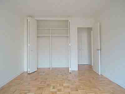 333 East 49th Street - Photo 3 of 5