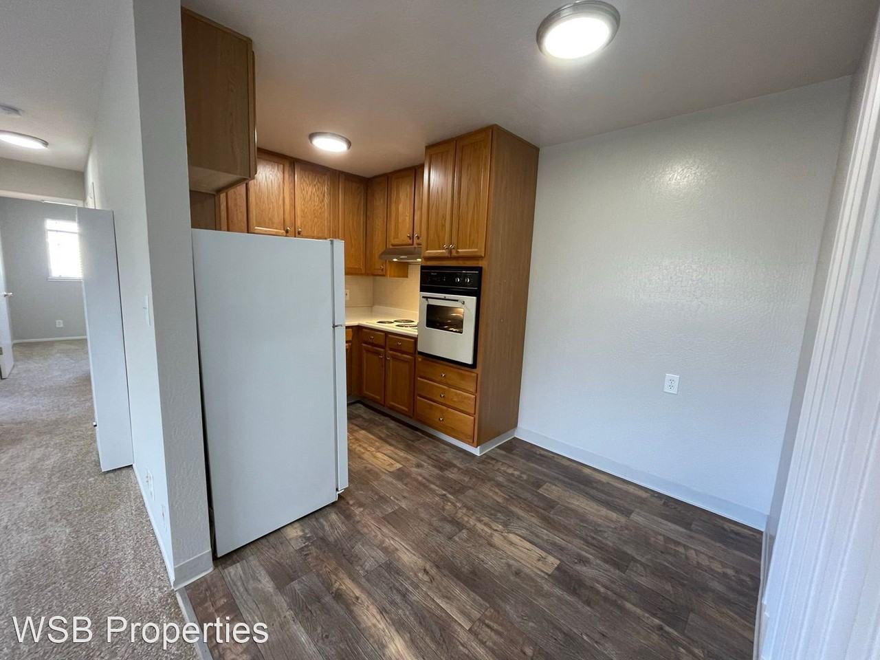 734 East 20th Street - Photo 2 of 28