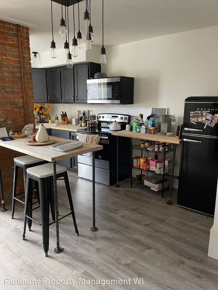 710 6th Street - Photo 3 of 13