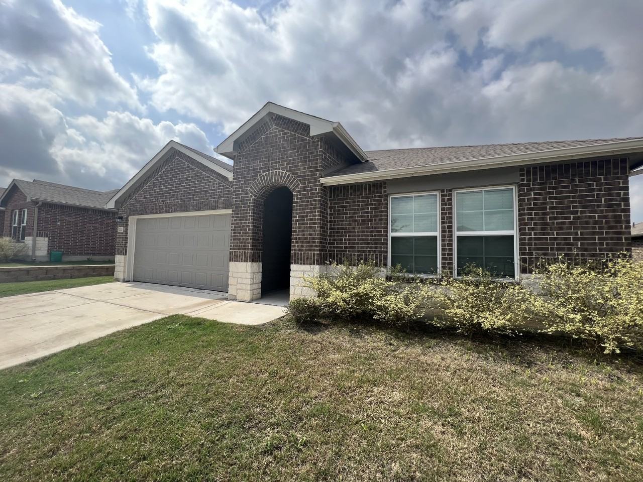 2218 Trumans Hl - Photo 2 of 29