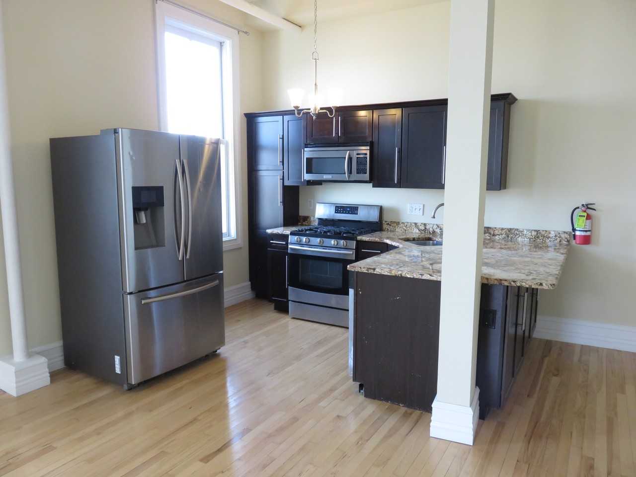 1 E Grand Ave #3 - Photo 3 of 17