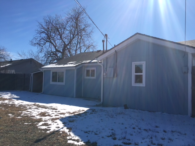 13615 E 13th Ave - Photo 4 of 16