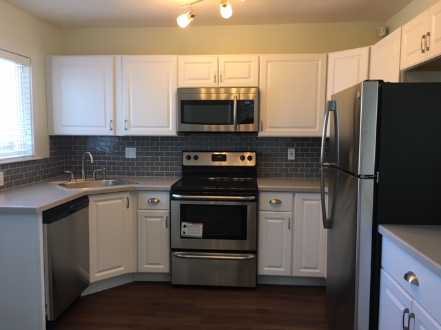 13615 E 13th Ave - Photo 7 of 16