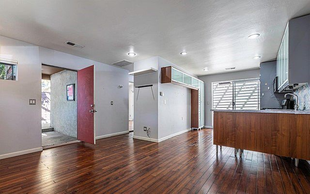 1416 El Paso Dr - Photo 3 of 5
