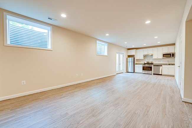 320 Nutley St Sw - Photo 2 of 8