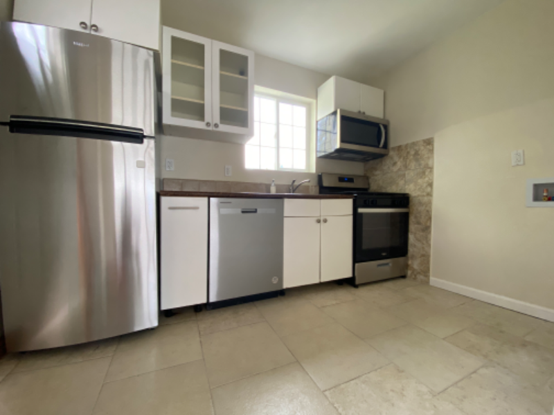 4620A Irving St - Photo 2 of 6