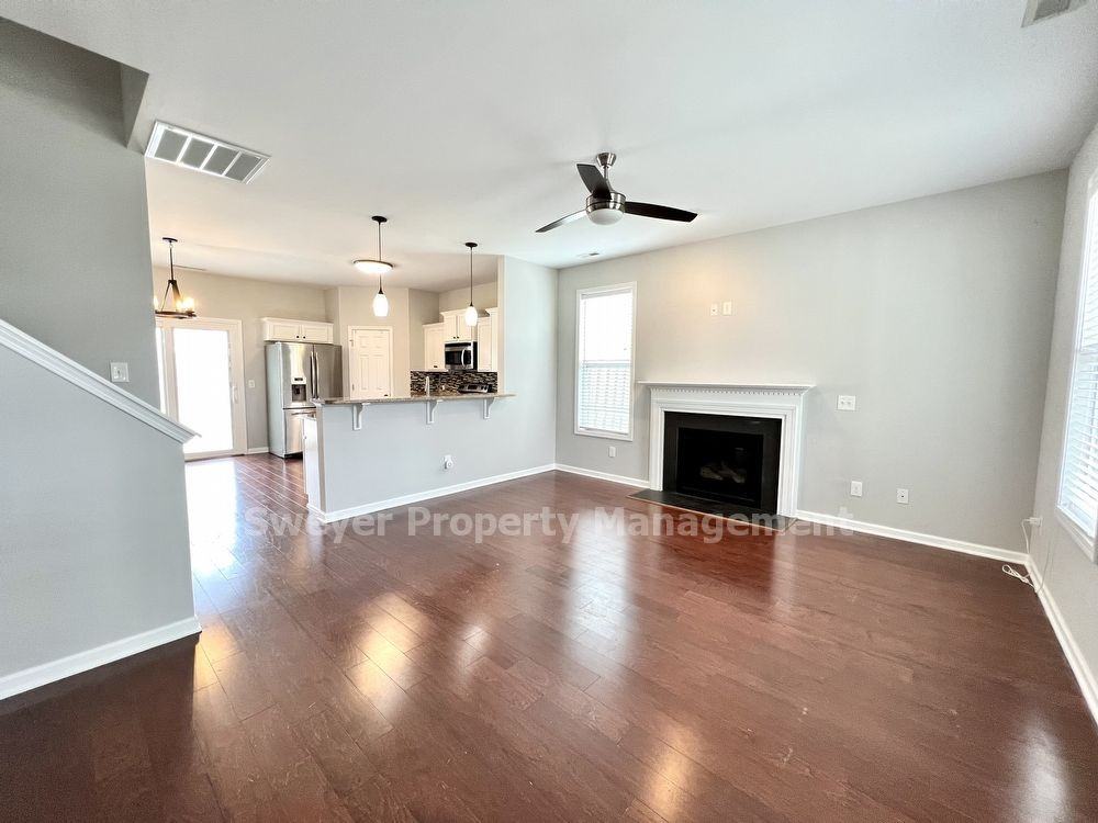438 Riviera Dr - Photo 2 of 24