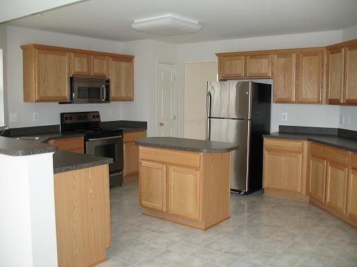 1028 Riverdale Cir - Photo 3 of 4