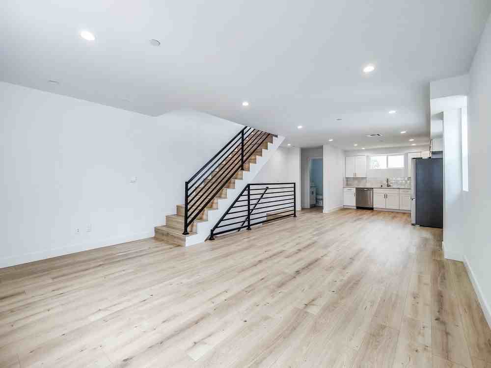 3811 1/2 Exposition Blvd - Photo 2 of 31