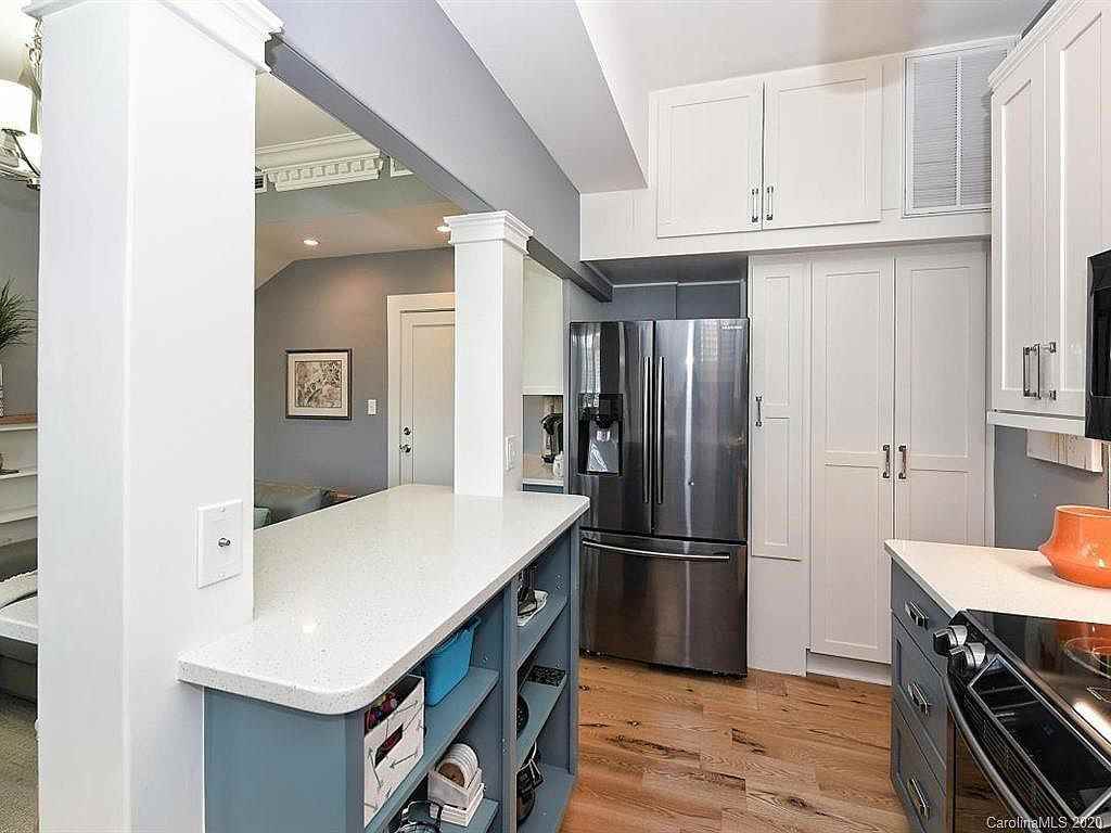 2501 Roswell Ave #1 - Photo 3 of 50