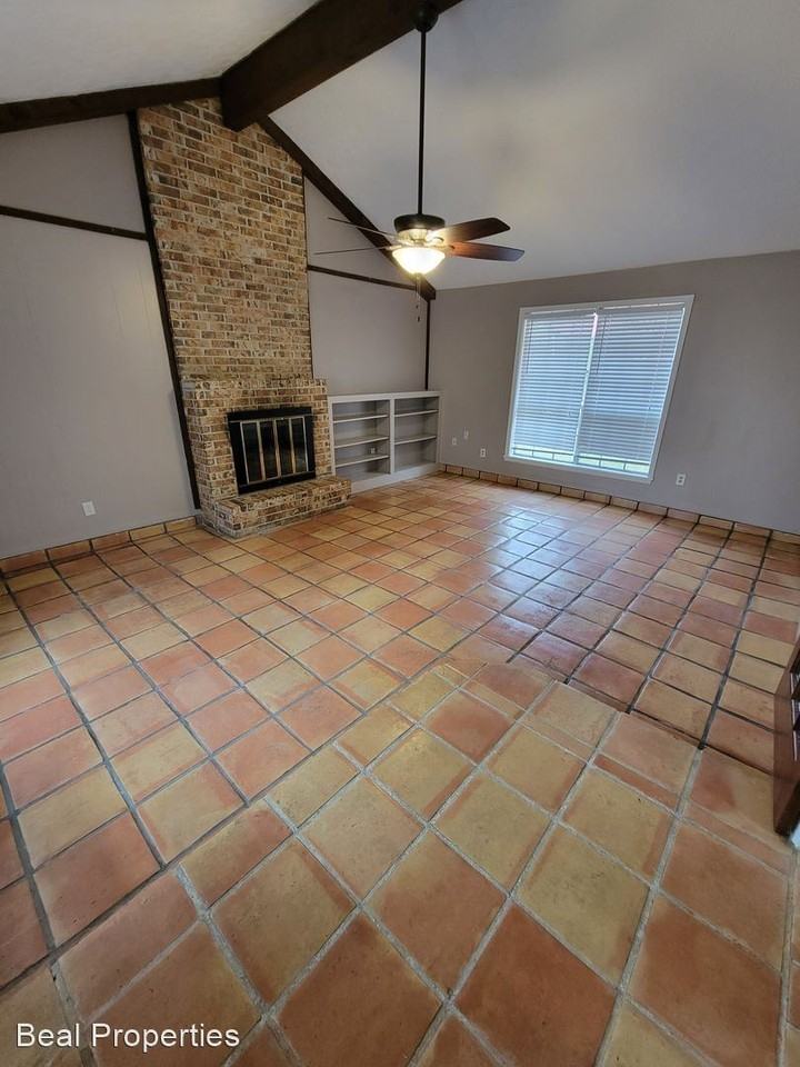 1307 Augustine Ct - Photo 3 of 16