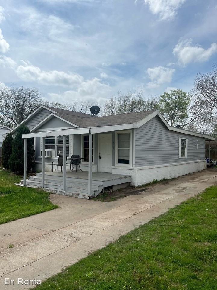 809 Gustave St - Photo 3 of 3