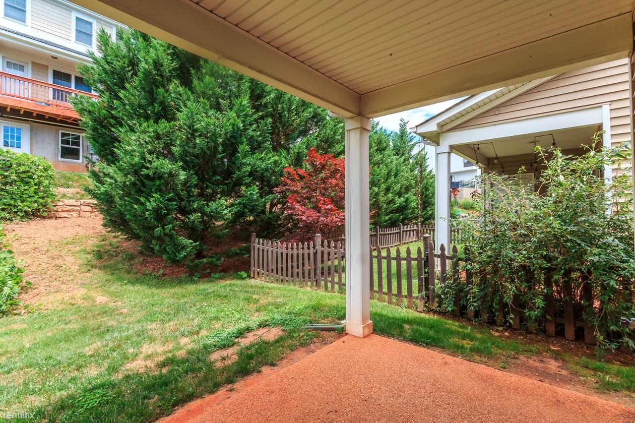 107 Burnet St - Photo 3 of 32