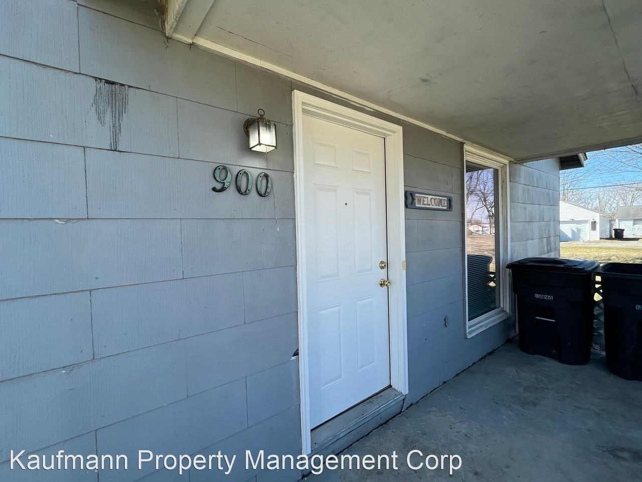 900 E Belmont Dr - Photo 2 of 15