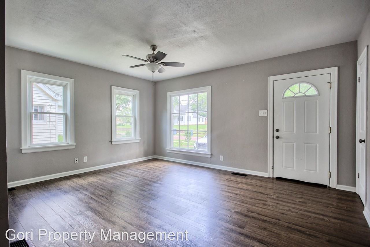 303 Clay St - Photo 3 of 16