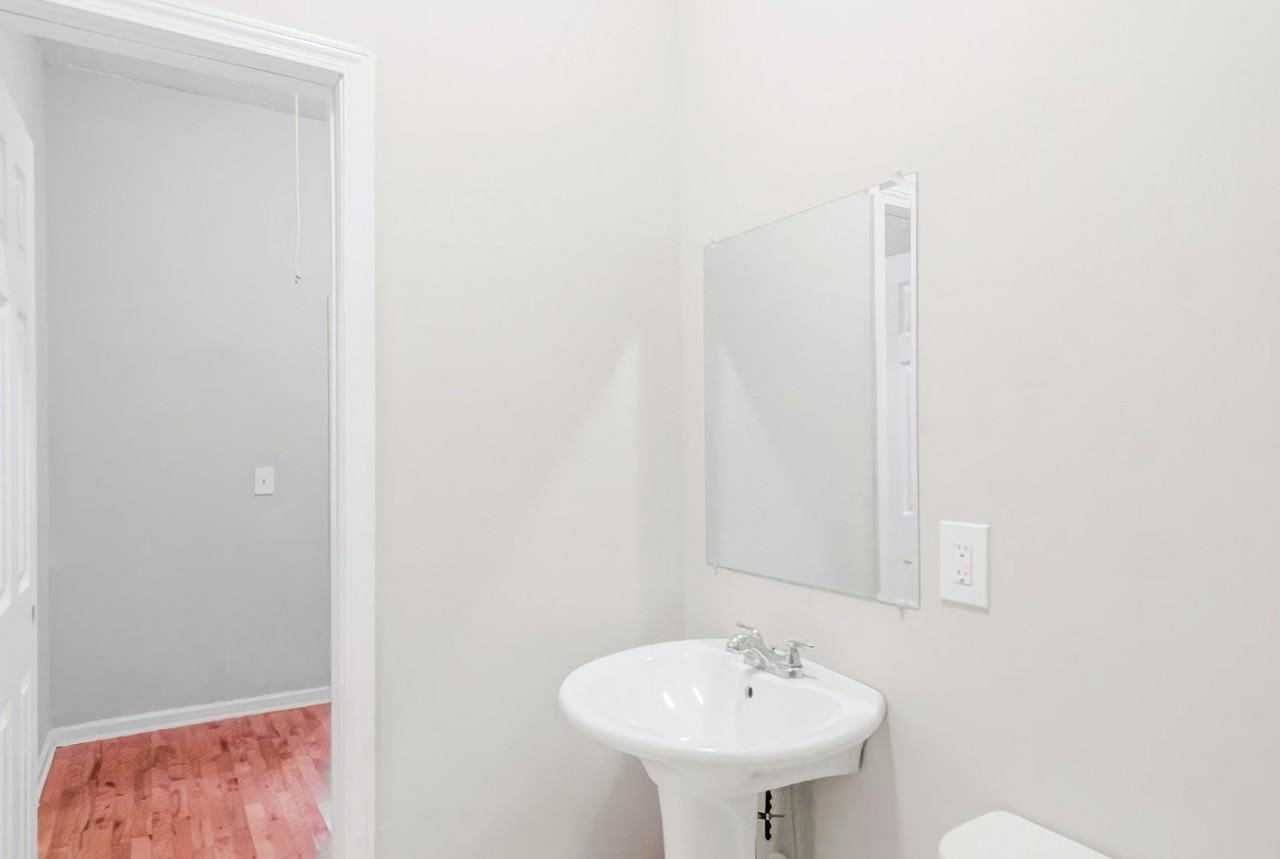 Shelton Ave Sw - Photo 2 of 5