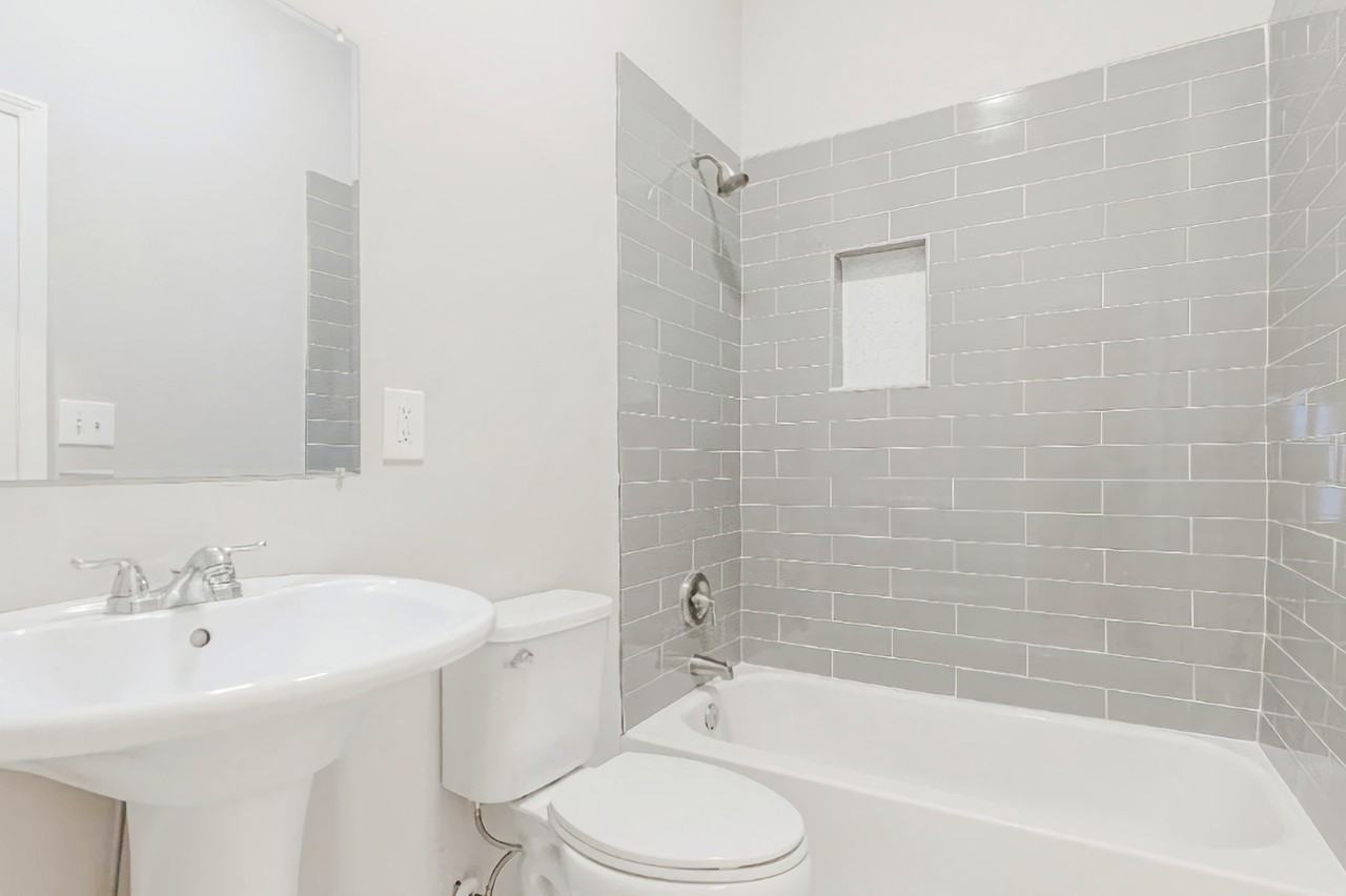 Shelton Ave Sw - Photo 3 of 5