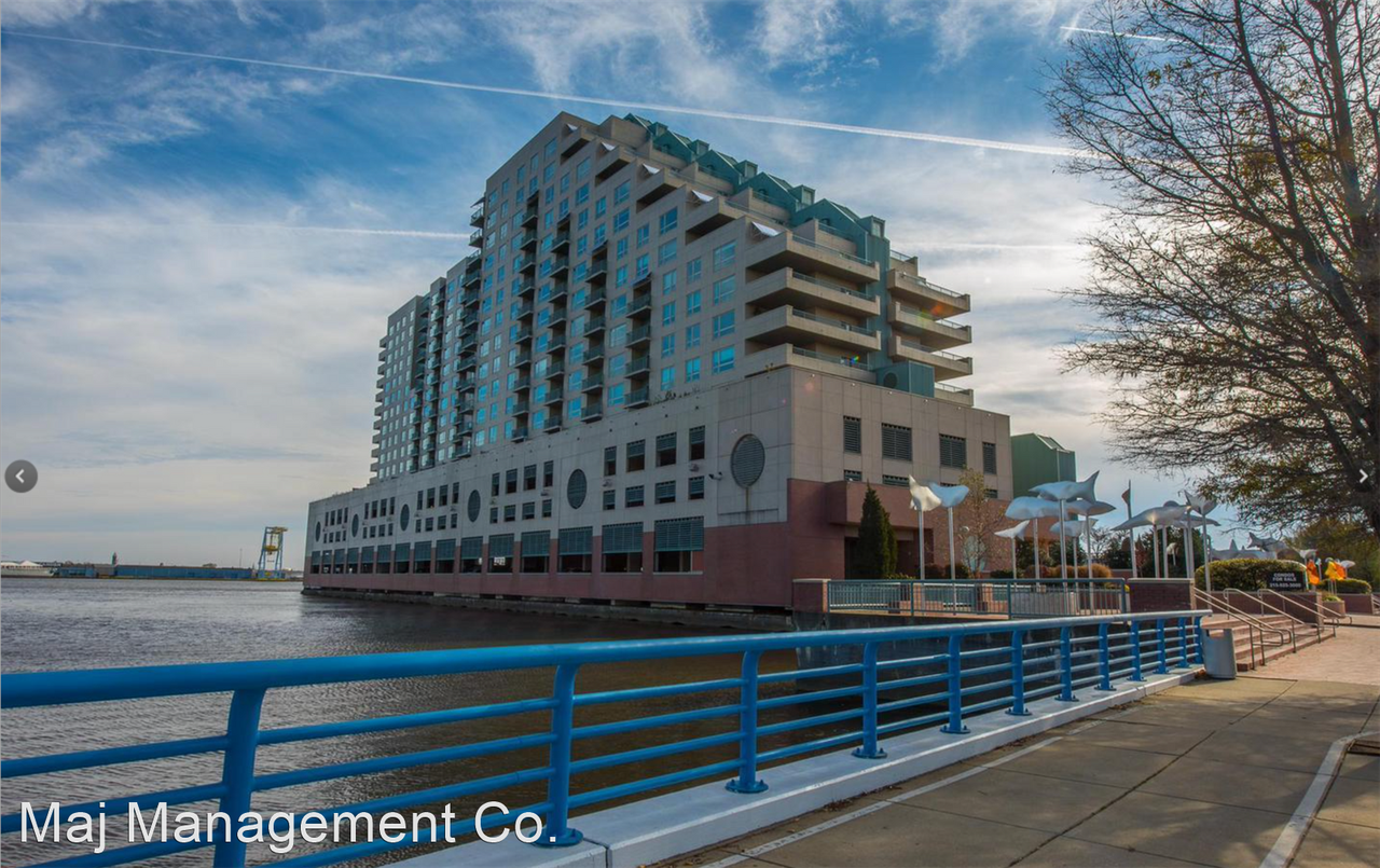 717 S Columbus Blvd - Photo 3 of 19