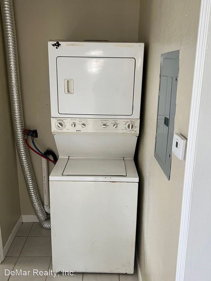 2345-2347 Crescent St. - Photo 3 of 7