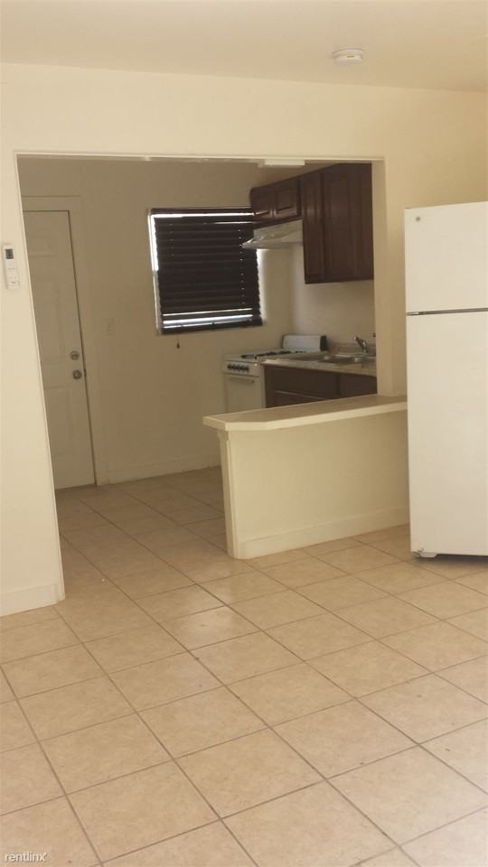 408 N Stuart Blvd - Photo 2 of 10