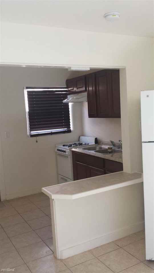 408 N Stuart Blvd - Photo 3 of 10