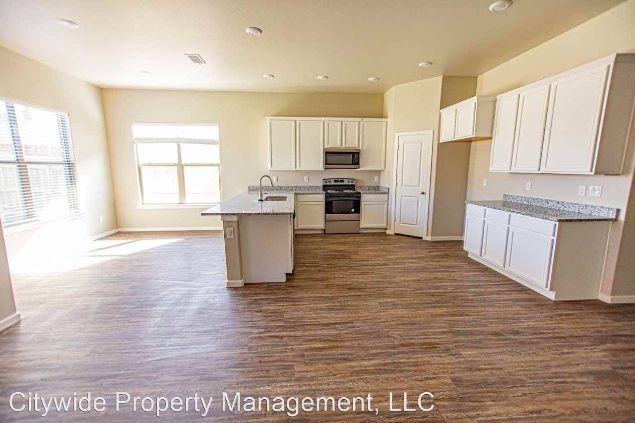 2103 Kirksey Ave - Photo 3 of 10