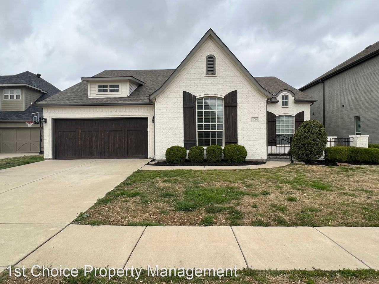 109 Parkview Dr - Photo 2 of 37