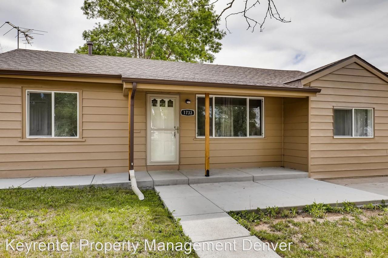 1733 Iola St - Photo 2 of 11