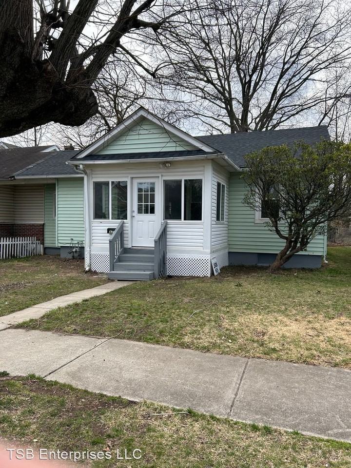 322 Mckinley St - Photo 3 of 13