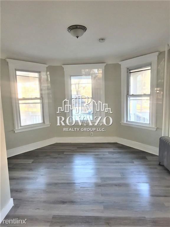 243 S Clinton St - Photo 2 of 4