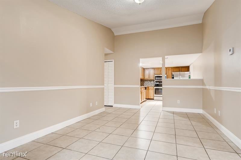 1423 La Paloma Cir - Photo 3 of 12