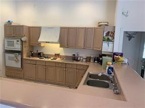 10400 10400 Milburn Ln - Photo 2 of 6