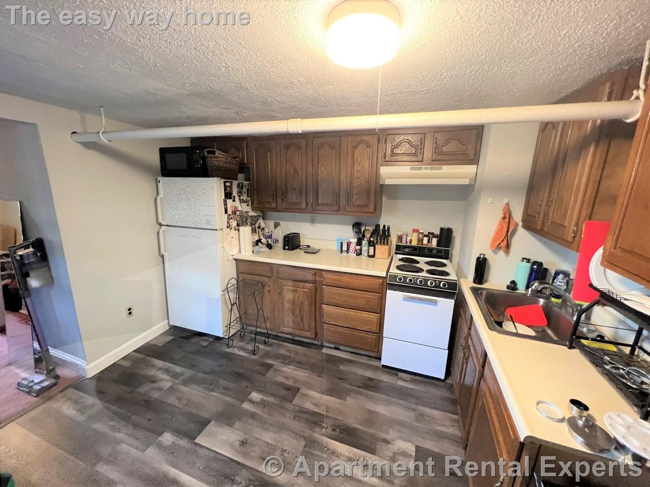 29 Cameron Ave #B - Photo 4 of 16
