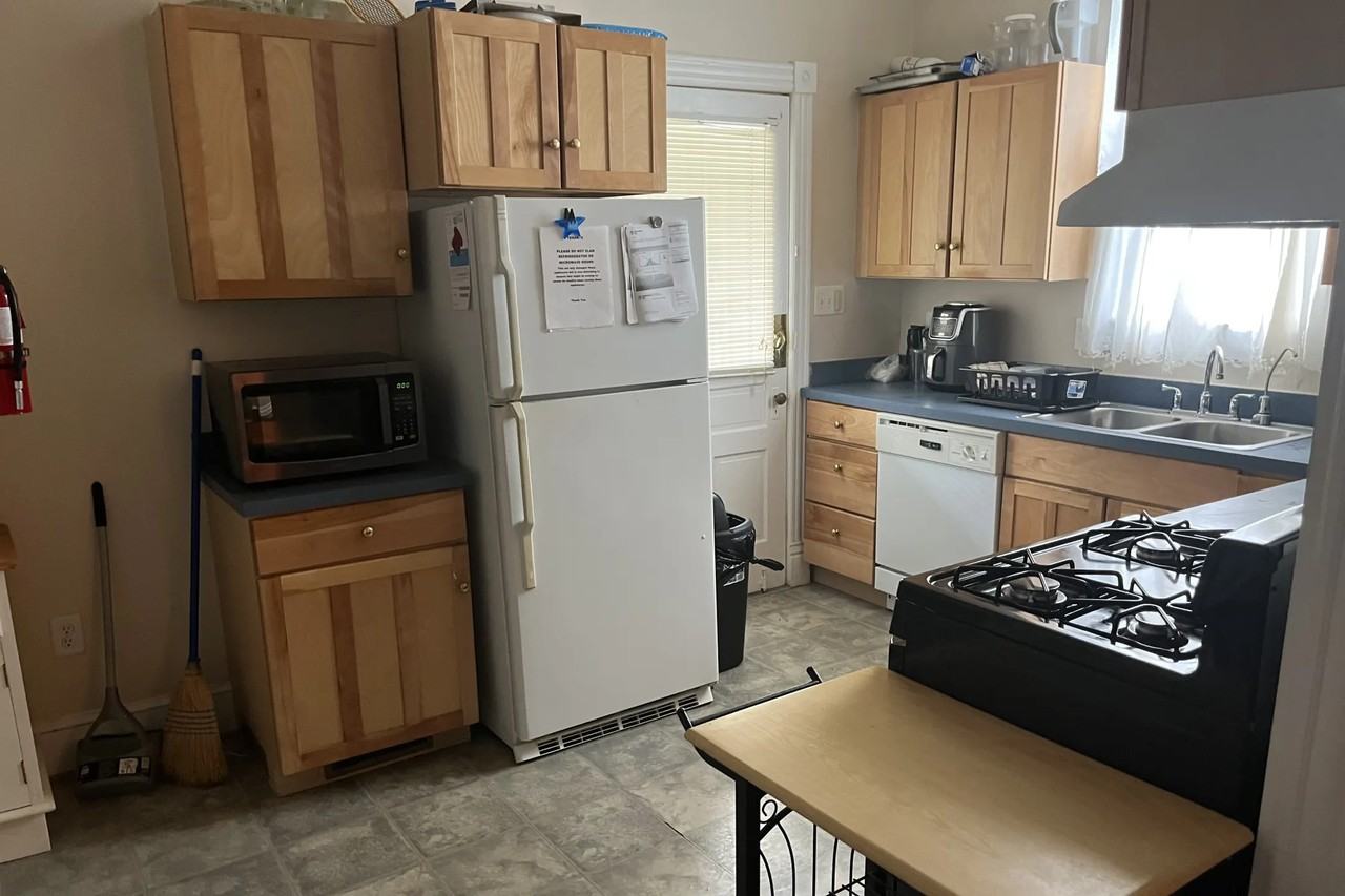 3718 37th St - Photo 2 of 3