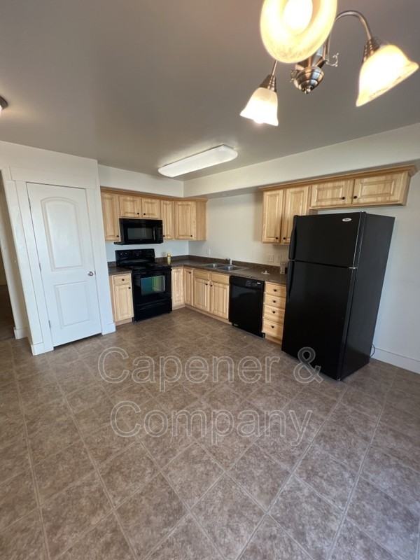 2550 Wn #3 - Photo 3 of 7