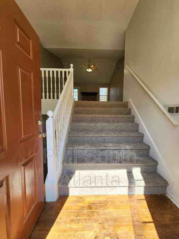 508 Washington Dr - Photo 3 of 50