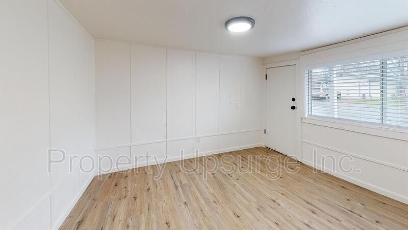 2716 Virginia Ave - Photo 4 of 9